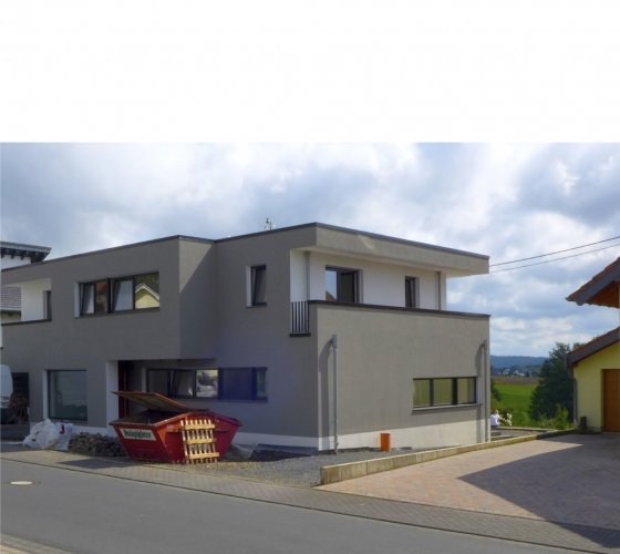 4/21 _ kurz vor einzug 08/2014 _ straßenfassade _ süd / westen