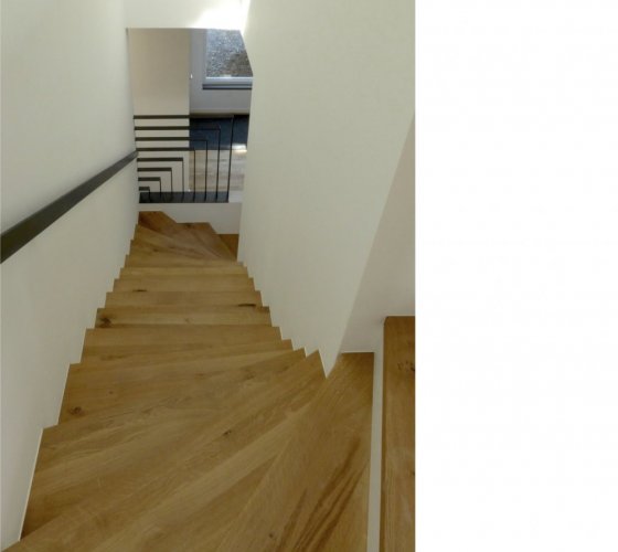 18/21 _ kurz vor einzug 08/2014 _ treppe og