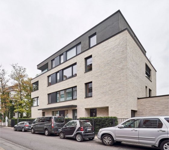 01/23 _ straße über eck nord
