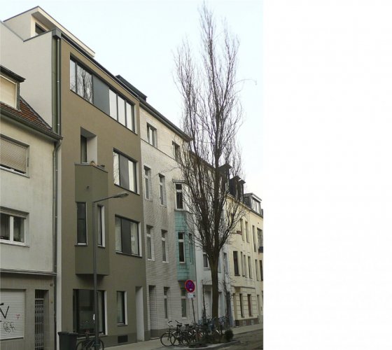 4/35 _ straßenfassade _ ost _ nach umbau + ausbau + sanierung